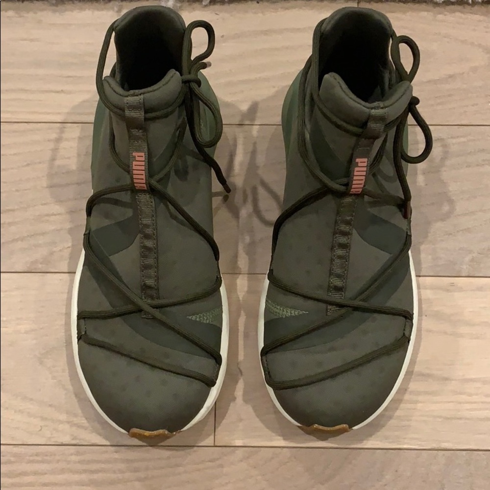 SOLD-Puma Women's Fierce Velvet Rope Sneaker